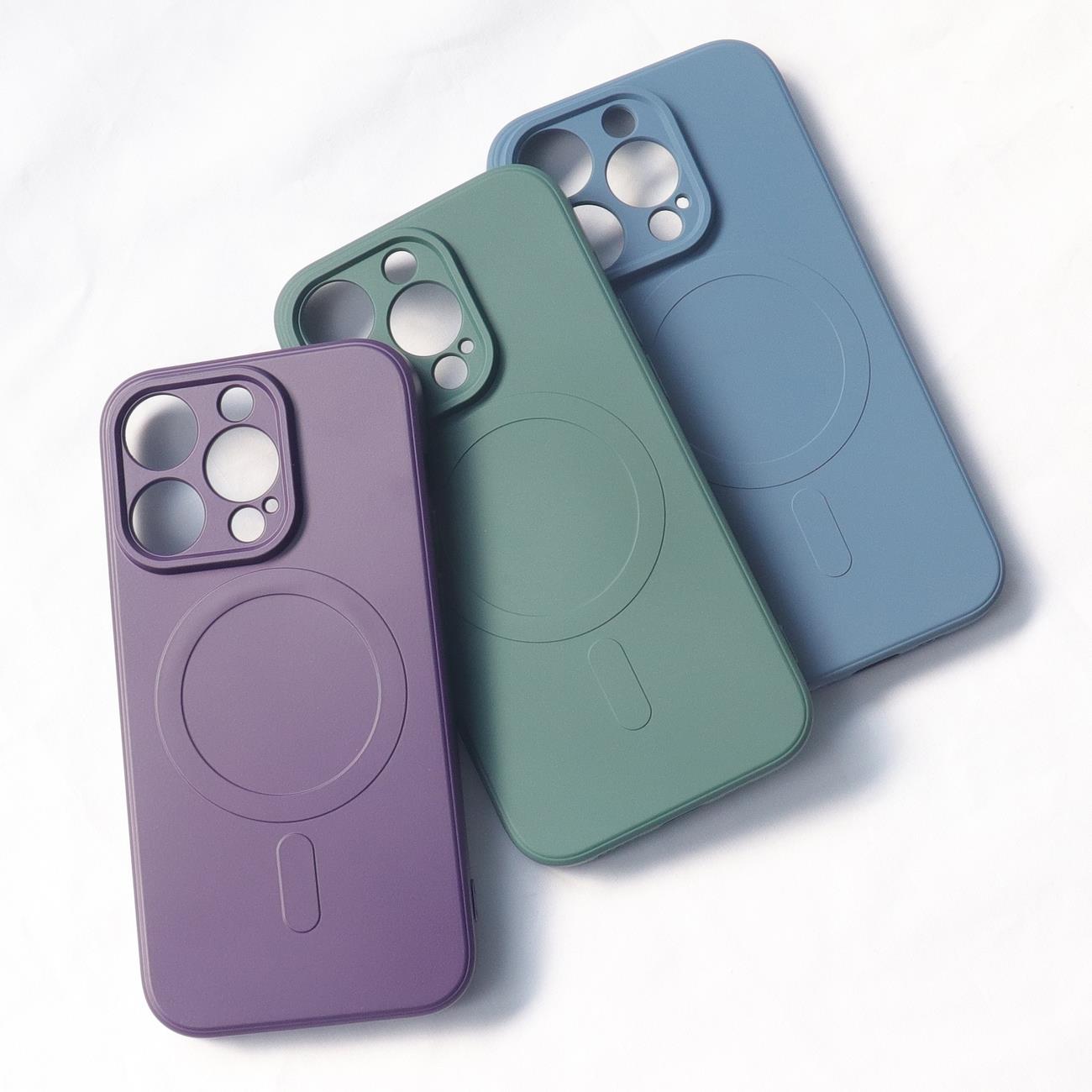 Retail Display Cases – Silicone case with MagSafe for iPhone - Carlat