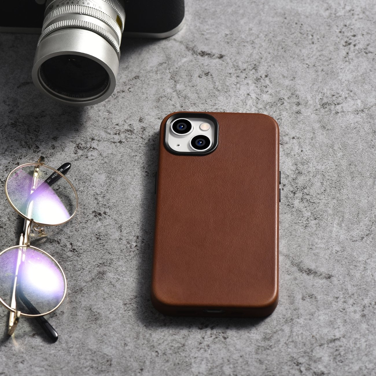 Retail Display Cases – iPhone 14 Plus magnetic leather case - Carlat