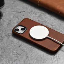 Retail Display Cases – iPhone 14 Plus magnetic leather case - Carlat