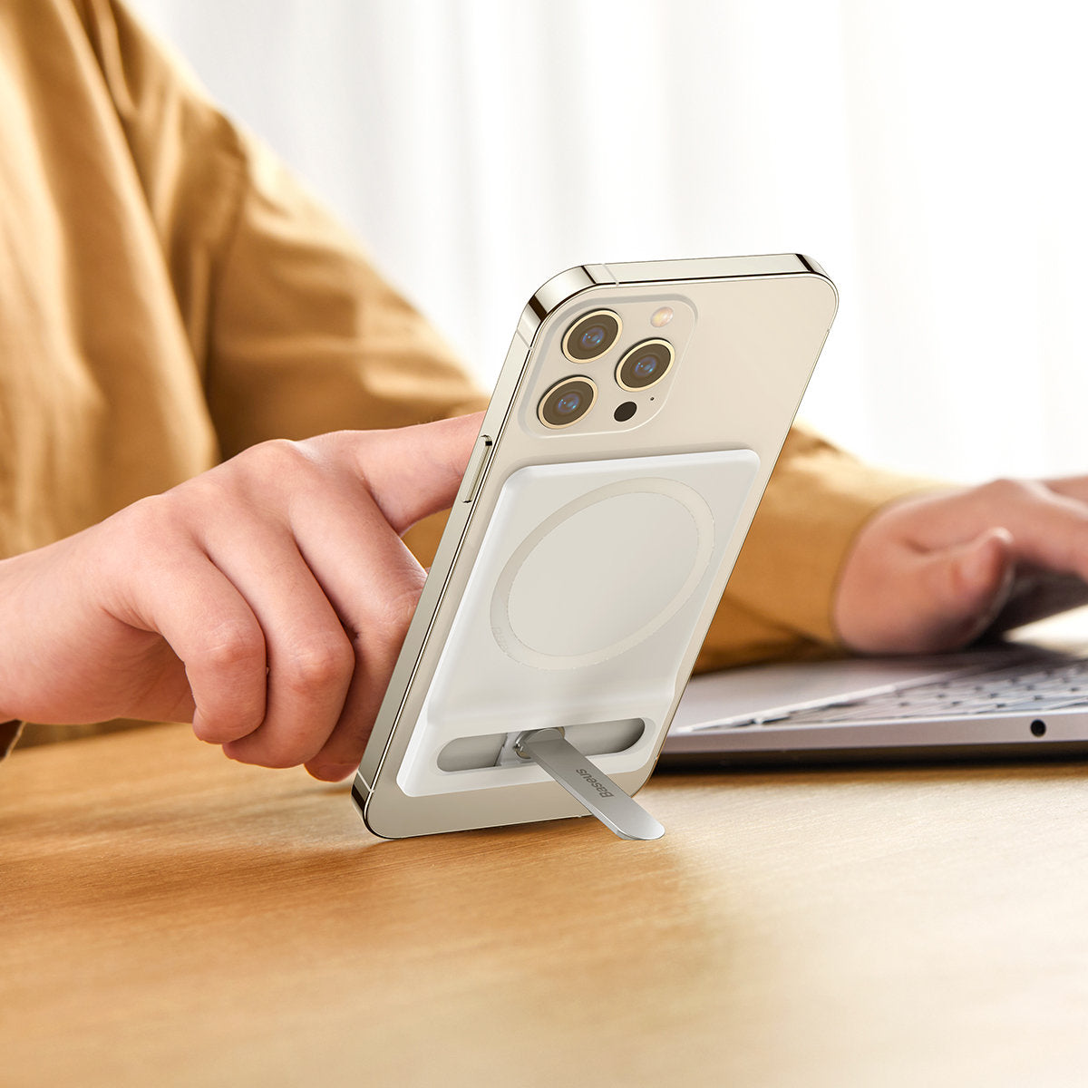 Stand for phone folding with magnetic handle white - Carlat