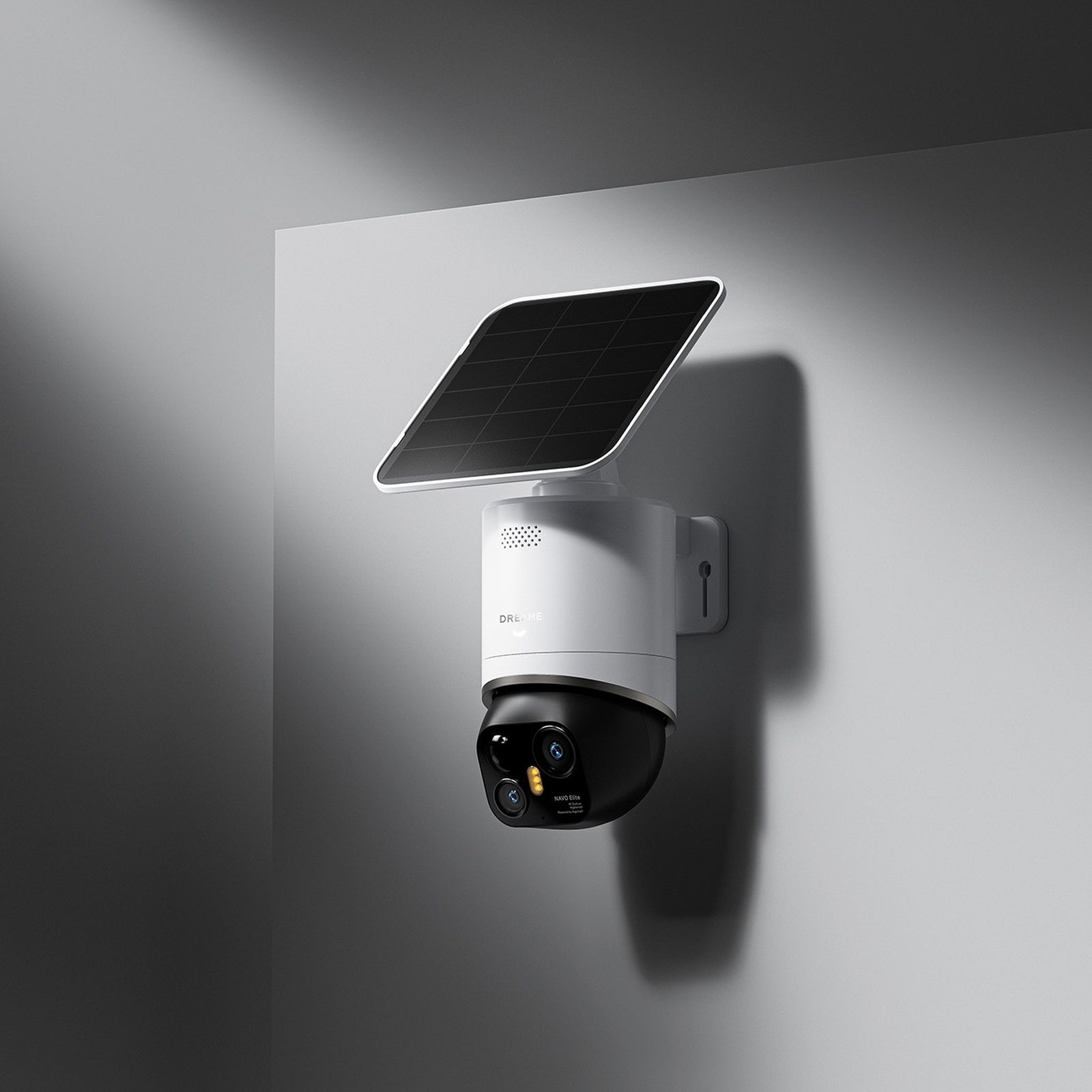 Surveillance Camera Accessories – 360 Outdoor Camera with Solar Panel - Carlat