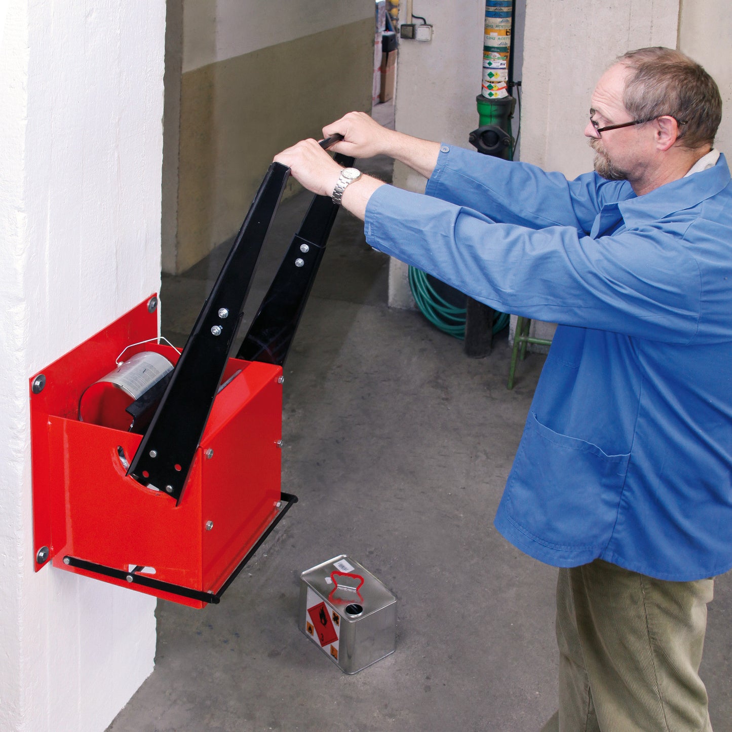 Trash Cans – Industrial press crusher for large metal cans - Carlat