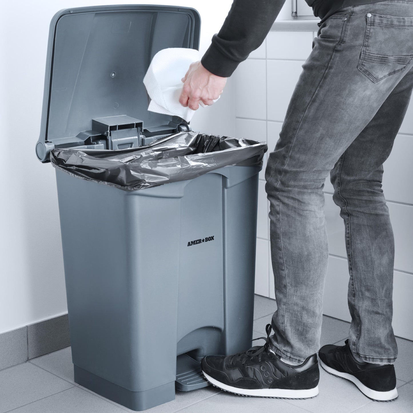 Trash Cans – Waste bin container with pedal, 68L - Carlat