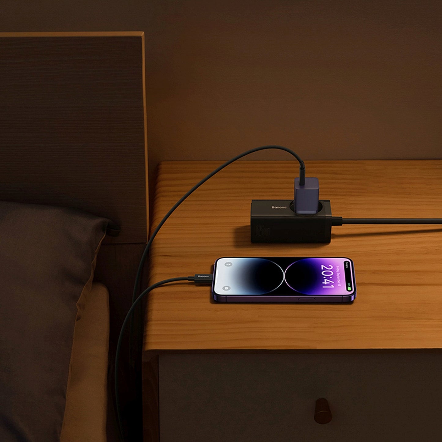 USB-C GaN5 30W EU charger - purple - Carlat