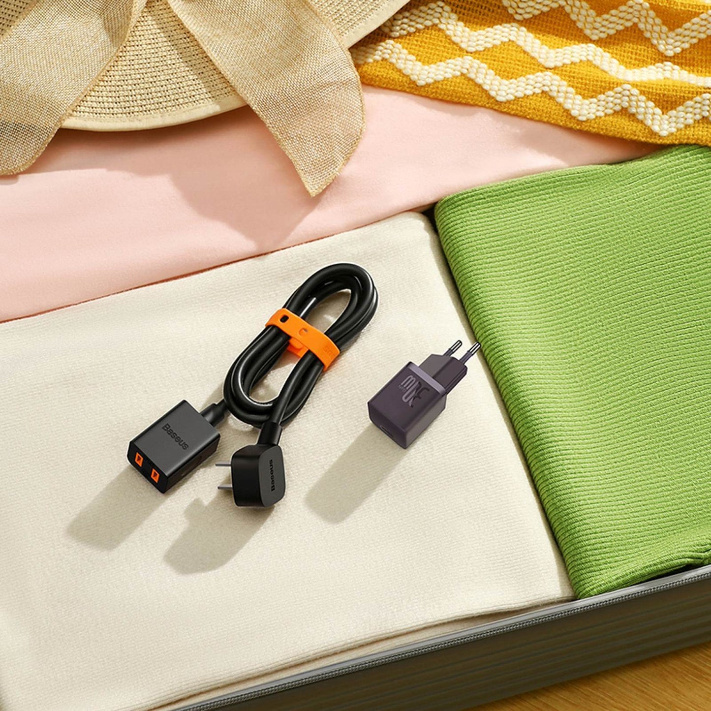 USB-C GaN5 30W EU charger - purple - Carlat