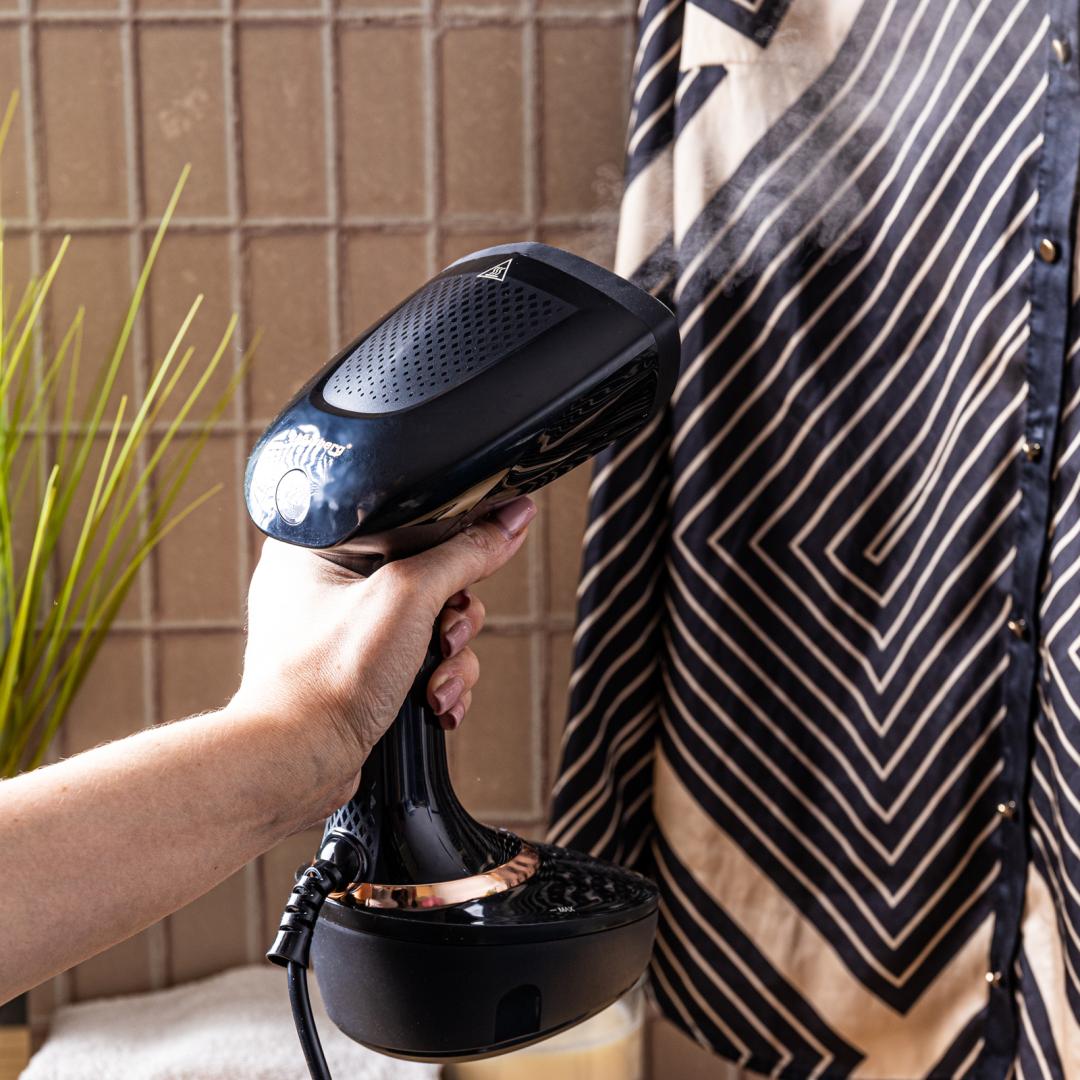 Vertical garment steamer, black with a silver panel, 400 ml capacity, Klausberg, KB-7777 - Carlat