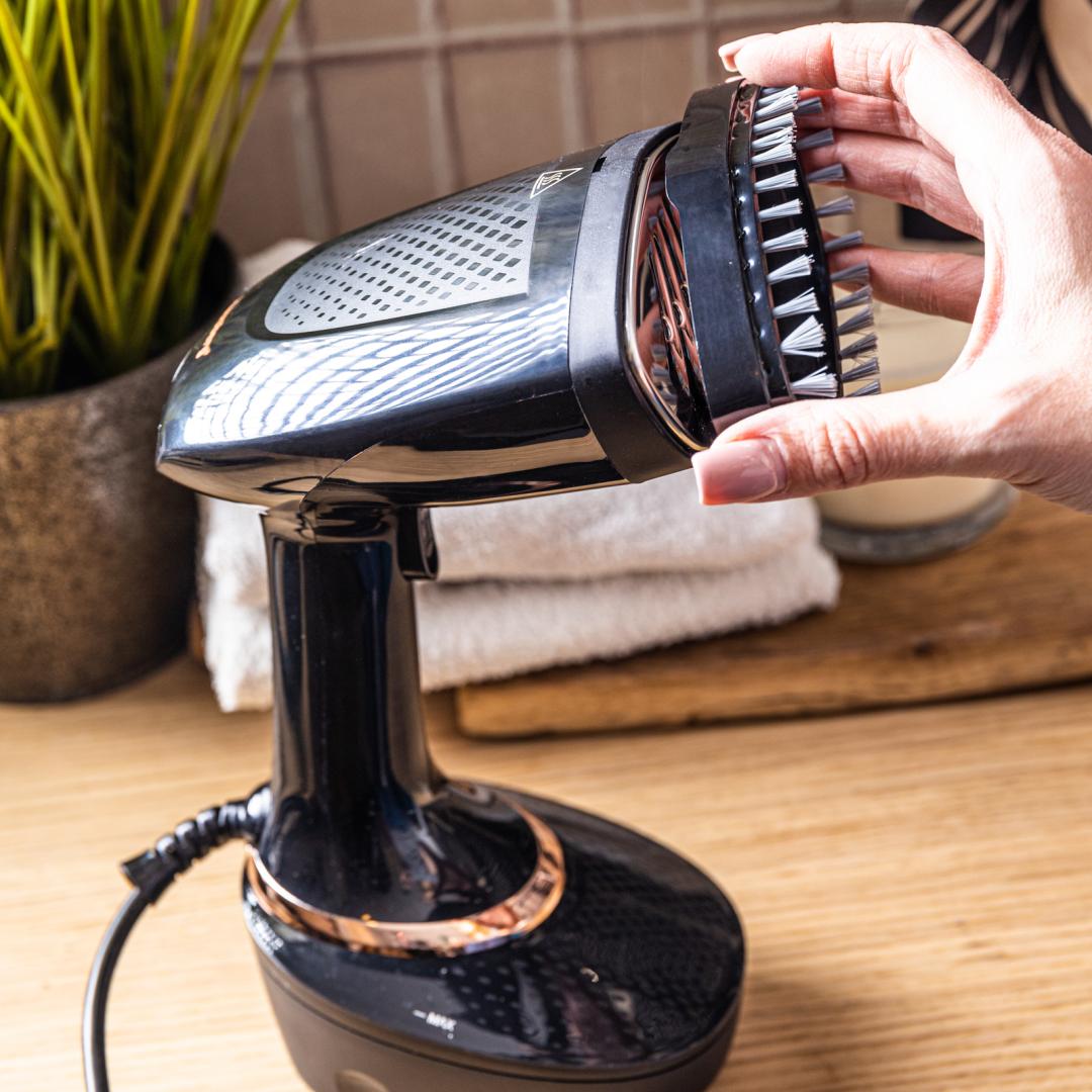 Vertical garment steamer, black with a silver panel, 400 ml capacity, Klausberg, KB-7777 - Carlat