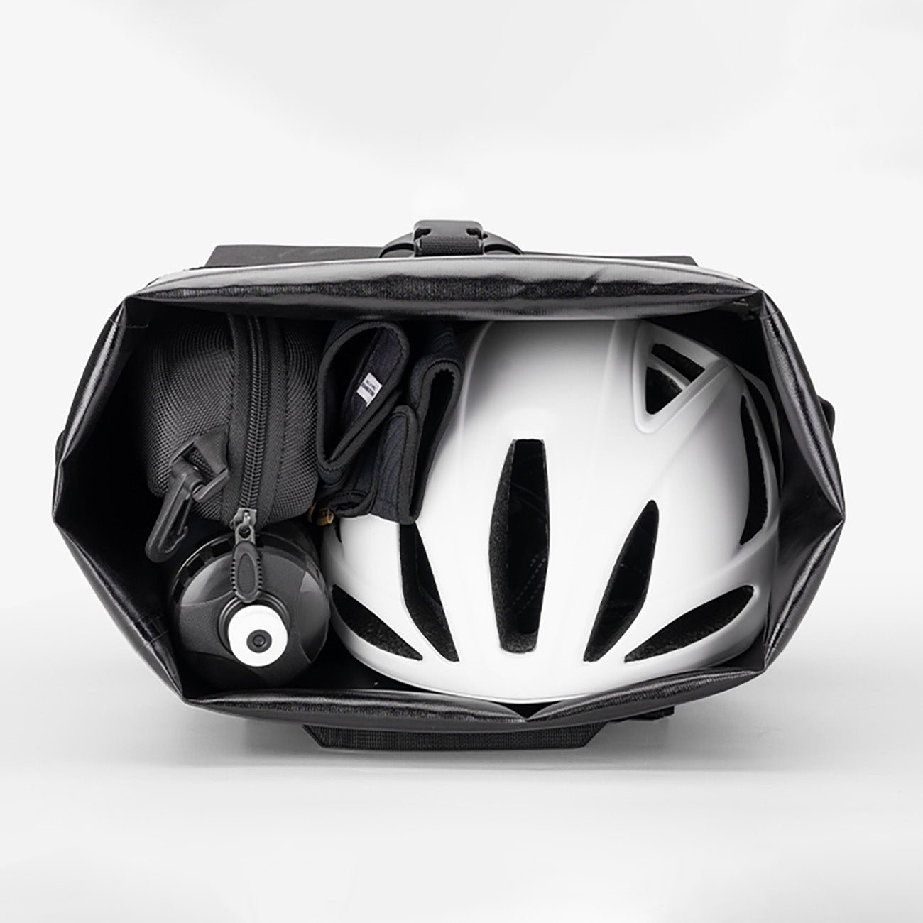 Waterproof bicycle bag with backpack function with helmet hook, 18 liters - black - Carlat