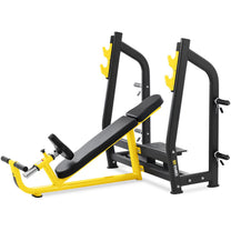 Weight Lifting – Inclined training bench for pressing the barbell - Carlat
