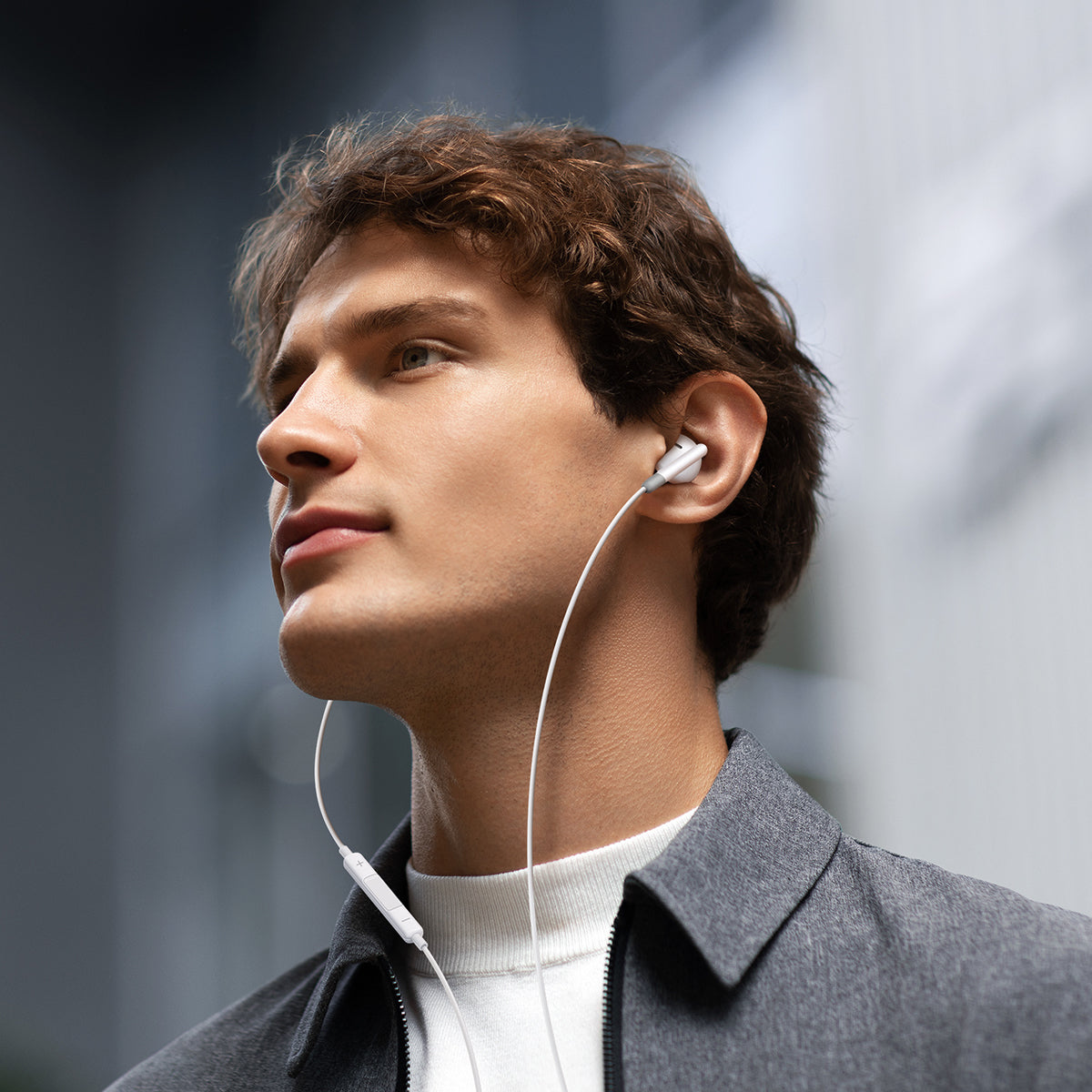 Wired in-ear headphones with 3.5mm mini jack with white remote - Carlat