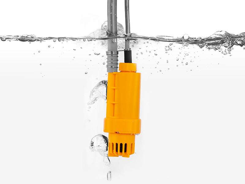 TRACER Tourist showers (solar and – TRACER CampPump 12V Electric Travel Shower – image 4