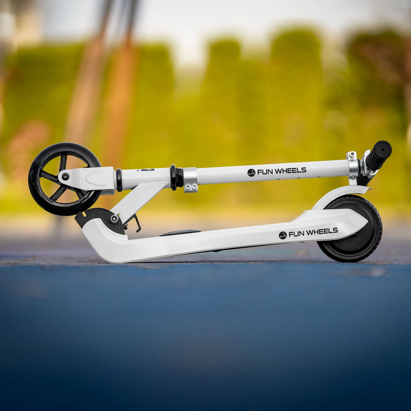 Rebel Scooters – FUN WHEELS PINK Electric Scooter for Kids – image 9