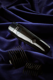 CAMRY Shavers – CR 2833 Vacuum Beard Trimmer – image 10
